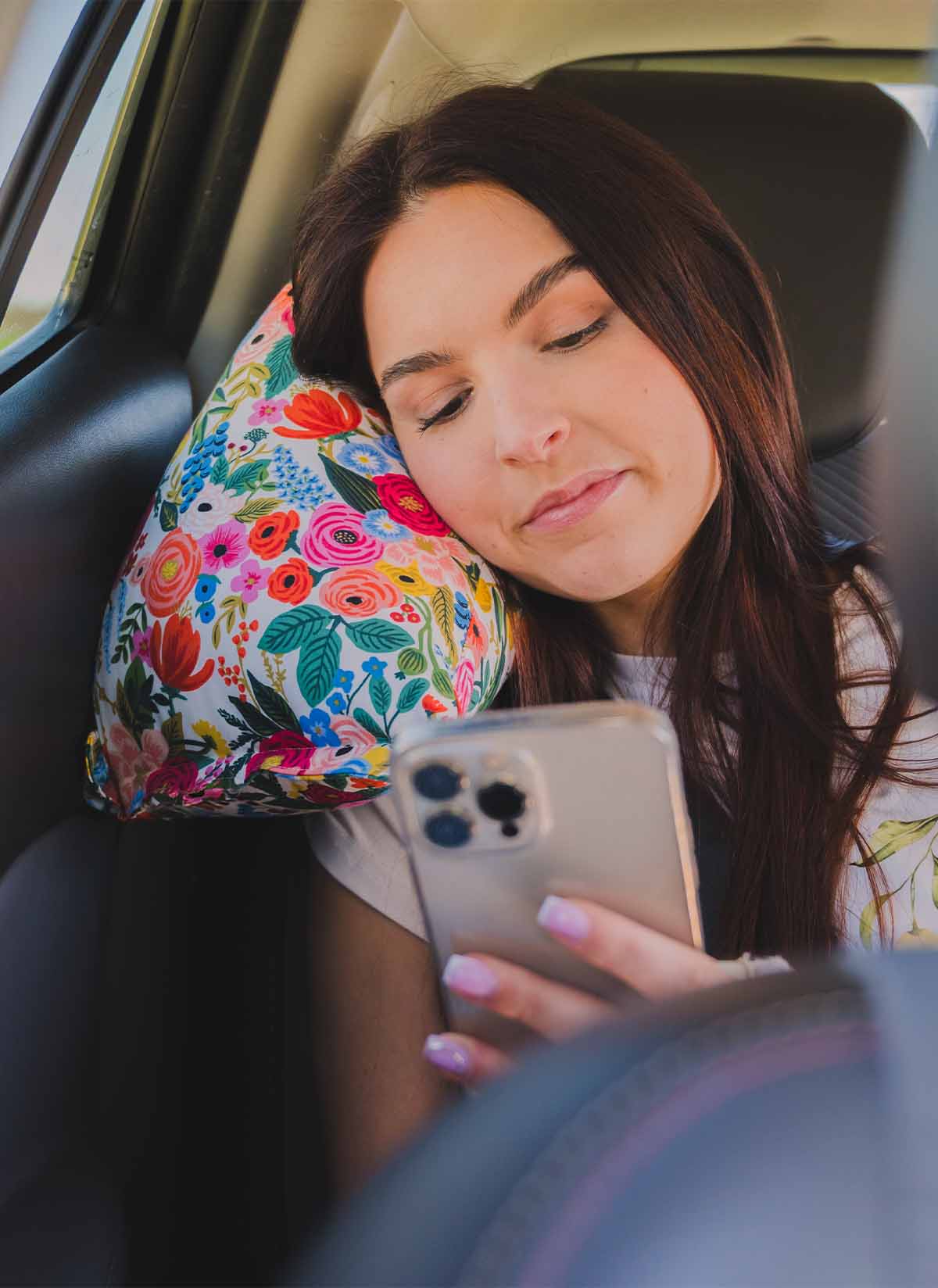 coussin oreiller voiture fleuri nomade