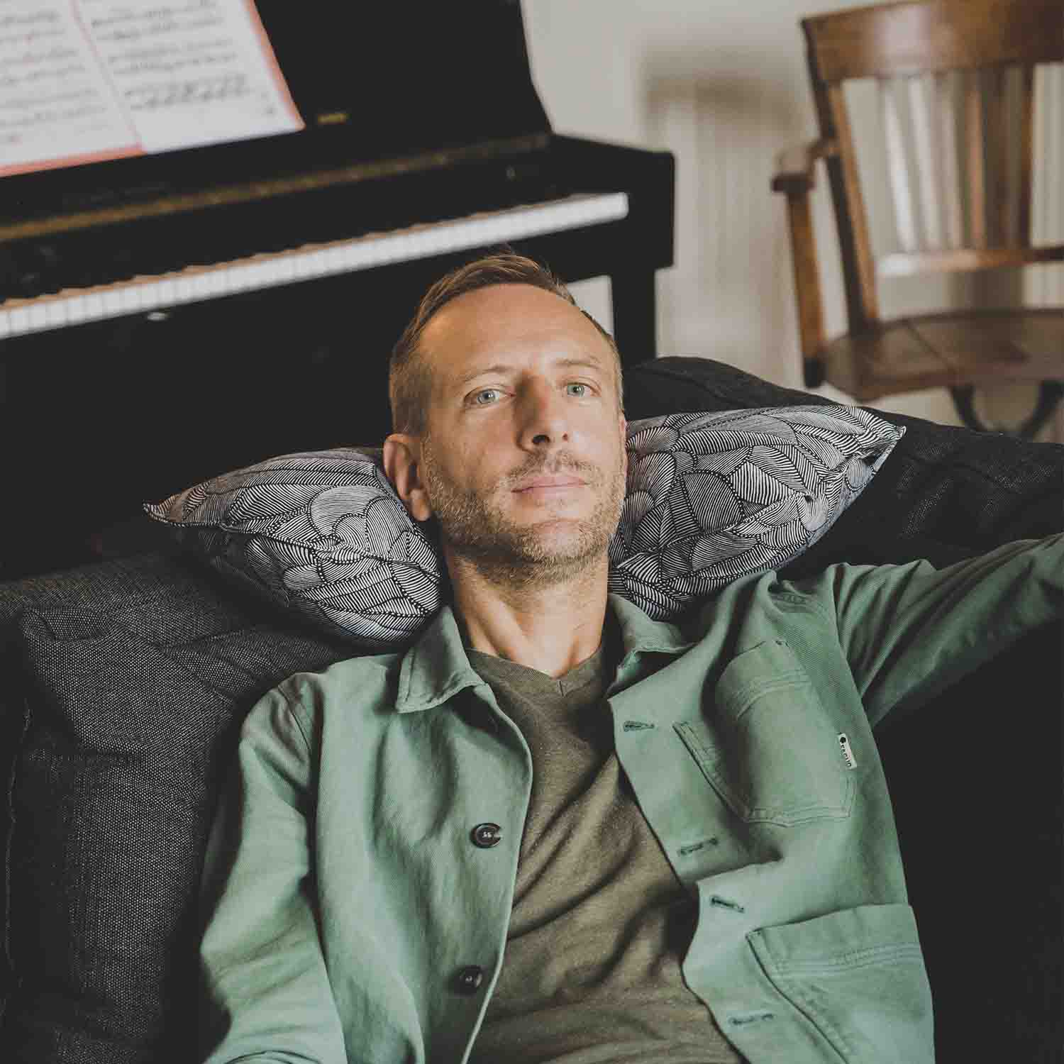 Headrest and decorative cushion · EPICUR Demeter