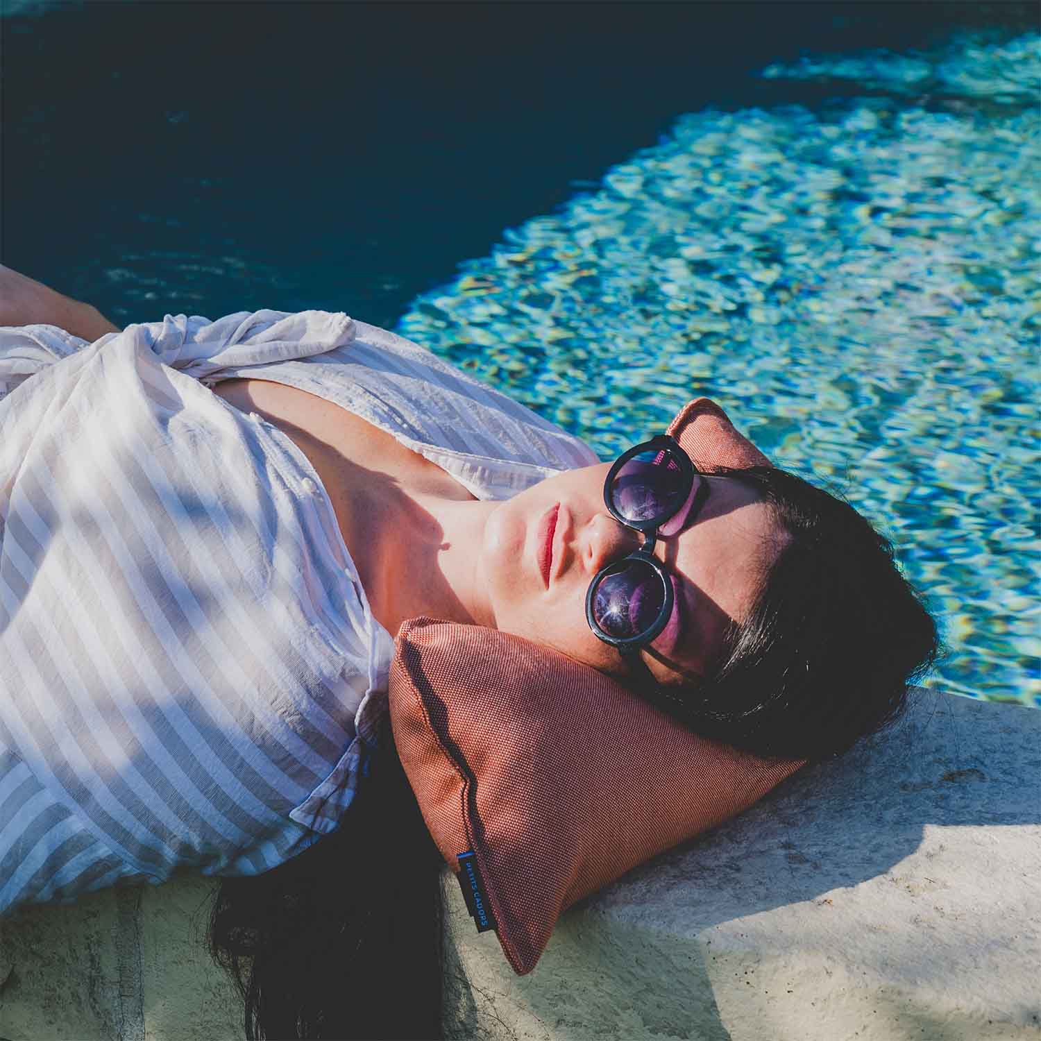 Outdoor neck cushion · ƩPICUR Toulouse