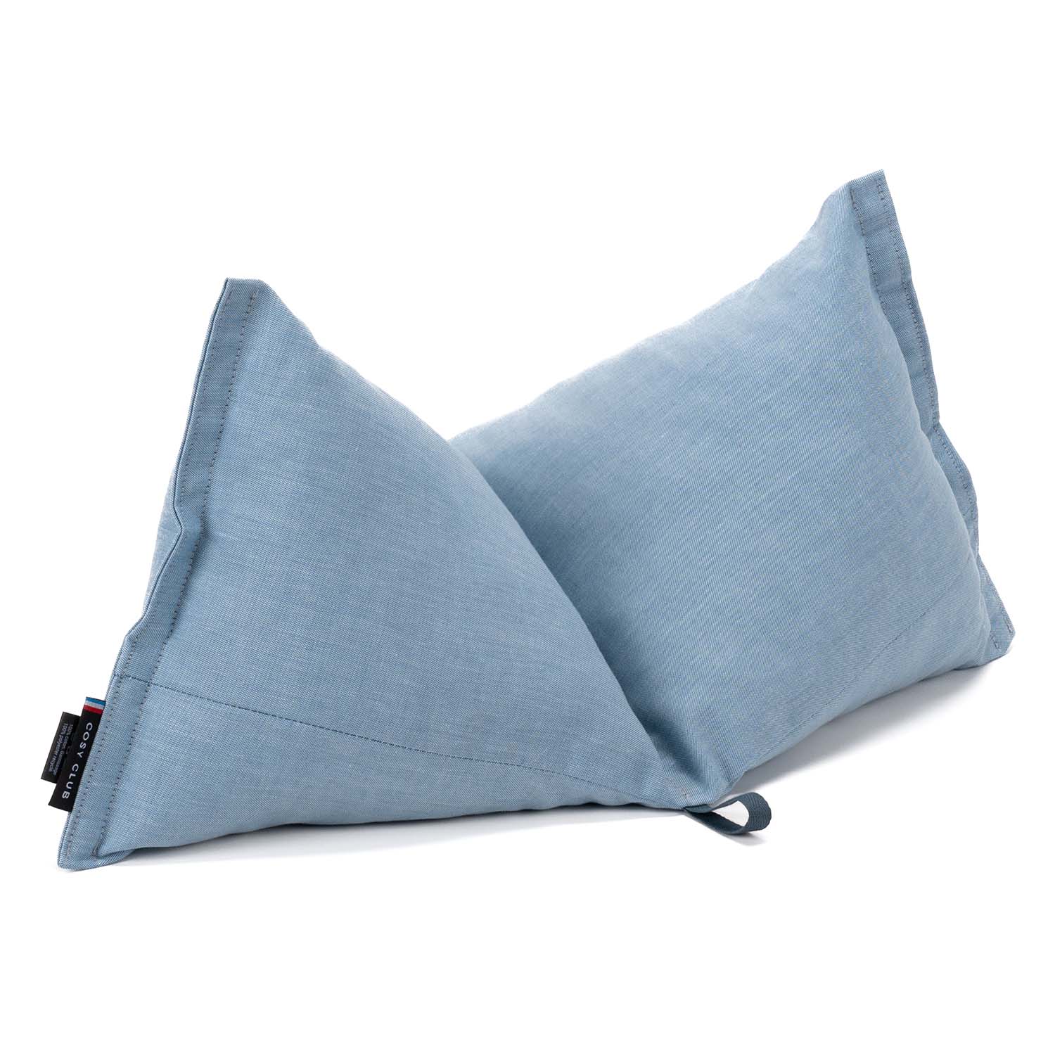 Coussin cervical bleu pastel, présenté sur fond blanc. Garnissage moelleux d'oreiller, contribue à la protection des océans. Collaboration avec la marque Graine de Pastel.