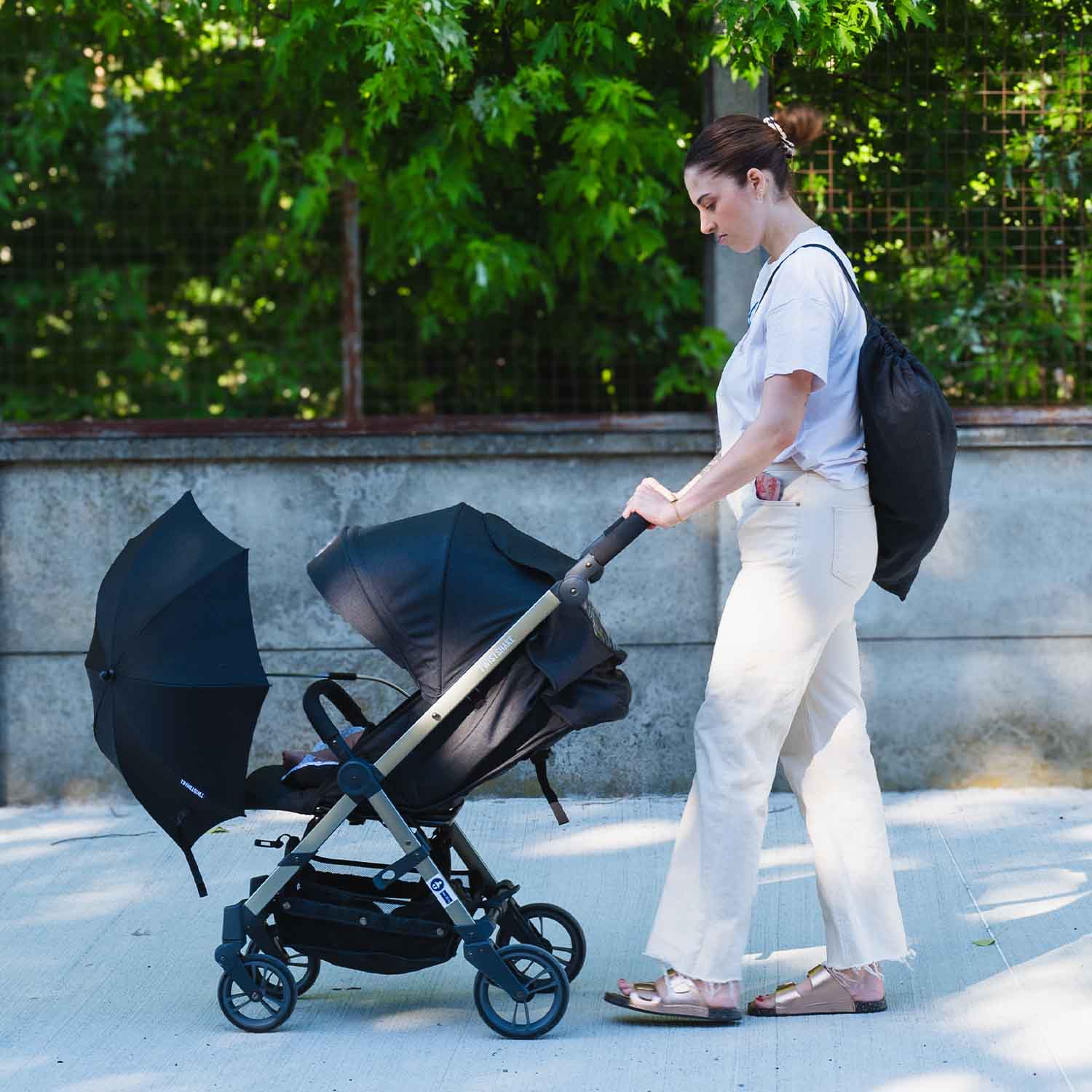 Stillkissen mit Korallenriemen · DUOH!