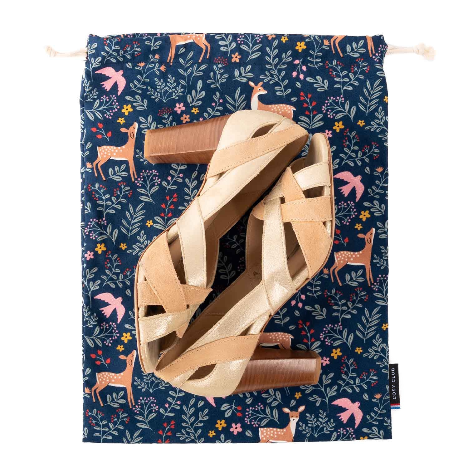 Grande pochette en tissu, motif végétal avec biches et oiseaux, idéal pour ranger une paire de chaussure à mettre dans la valise.