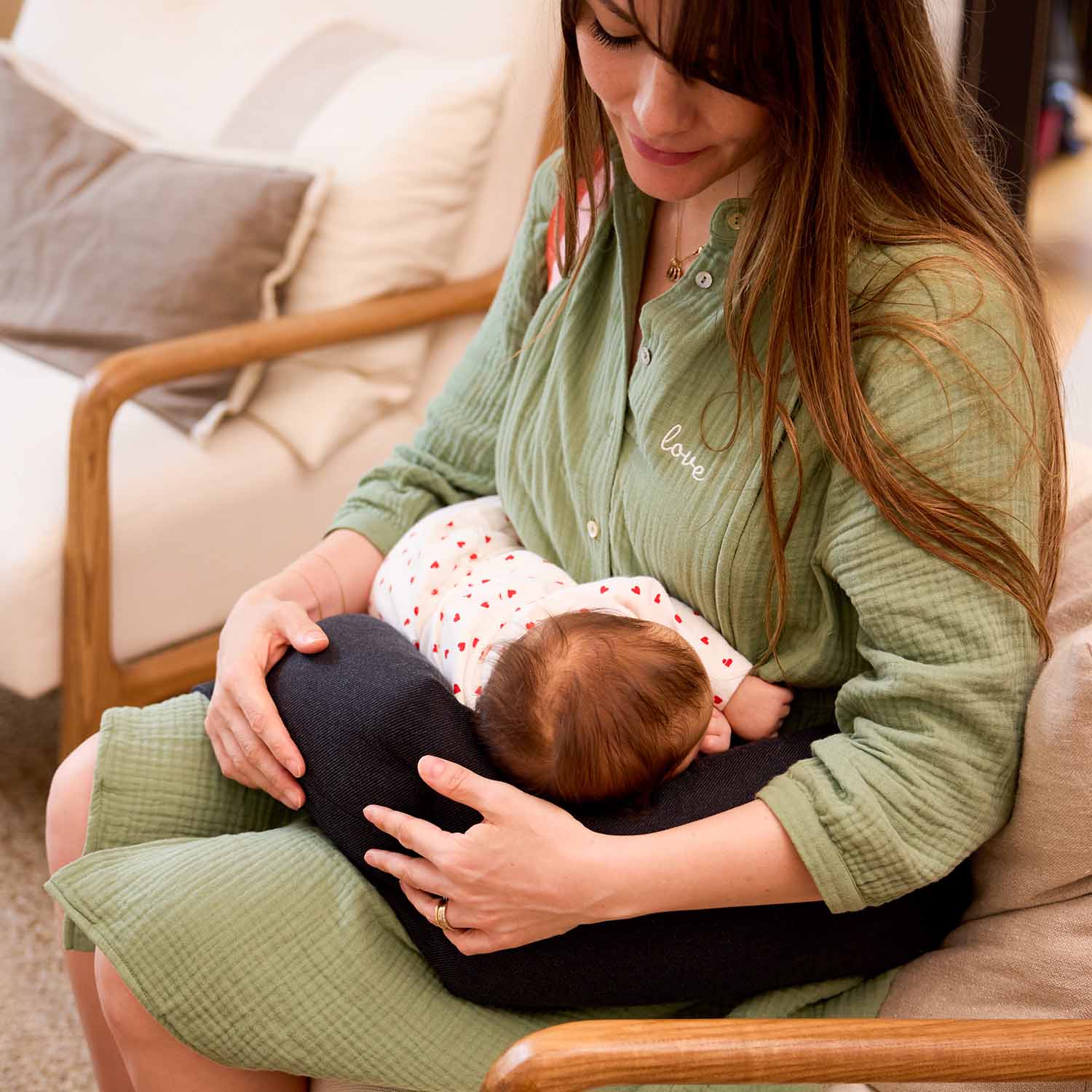 Nursing pillow with ecru strap · DUOH!